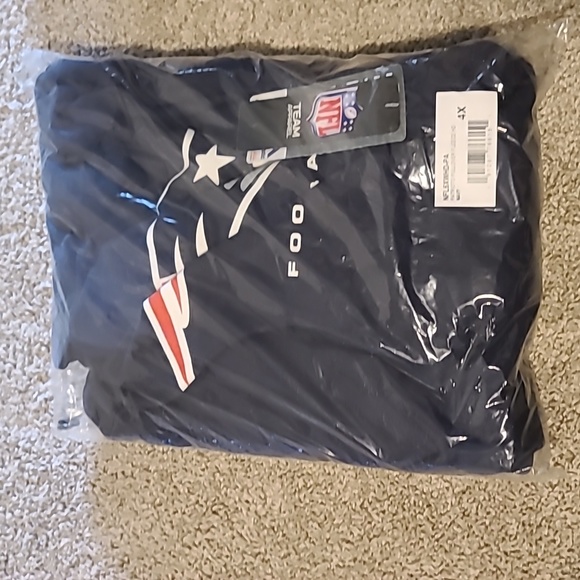 New New England Patriots Hoodie Sweater Multiple Sizes - Picture 2 of 3